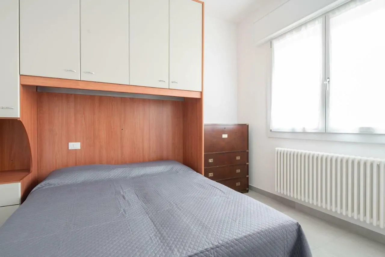 Residence Olanda 1 - Immobiliare Living Lido di Jesolo 0*,